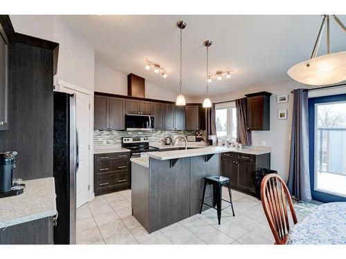 4801 45 Avenue, Spirit River, AB - Indoor Photo Showing Kitchen With Upgraded Kitchen