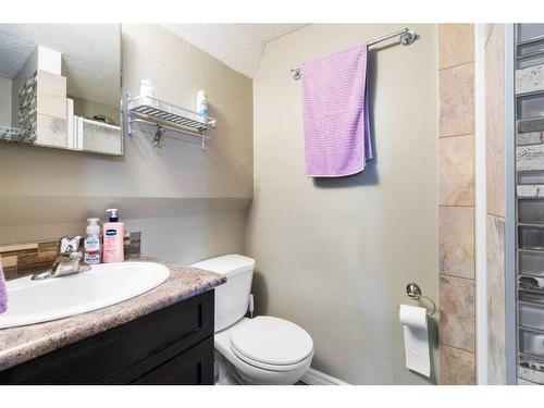 9618 64 Avenue Avenue, Grande Prairie, AB - Indoor Photo Showing Bathroom