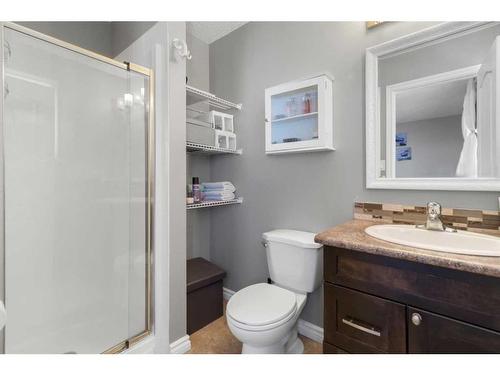 9618 64 Avenue Avenue, Grande Prairie, AB - Indoor Photo Showing Bathroom