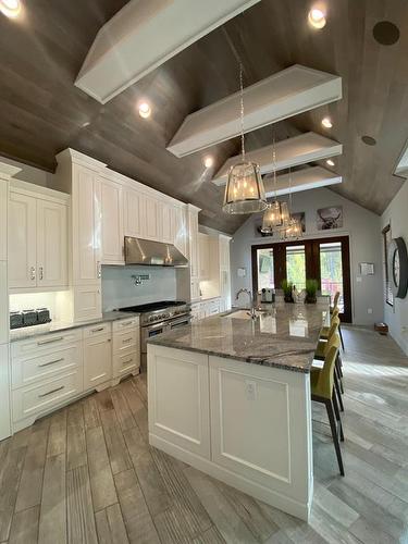 61033 704A Township, Rural Grande Prairie No. 1, County Of, AB - Indoor Photo Showing Kitchen