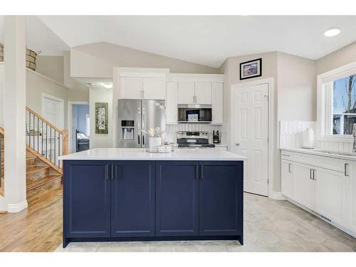 9010 Lakeshore Drive, Grande Prairie, AB - Indoor Photo Showing Kitchen With Upgraded Kitchen