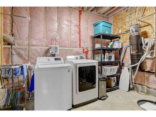 9010 Lakeshore Drive, Grande Prairie, AB - Indoor Photo Showing Laundry Room