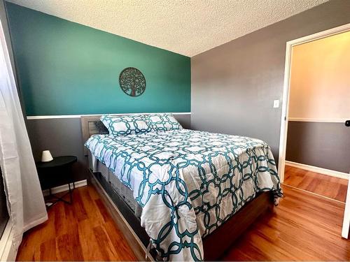 11002 Hoppe Avenue, Grande Cache, AB - Indoor Photo Showing Bedroom