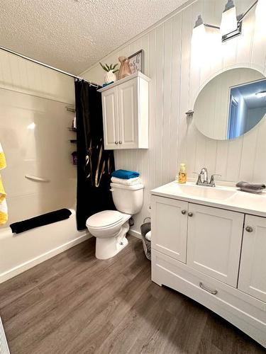 11002 Hoppe Avenue, Grande Cache, AB - Indoor Photo Showing Bathroom