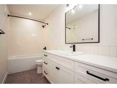 9805 89A Street, Grande Prairie, AB - Indoor Photo Showing Bathroom
