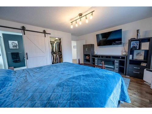 8813 60 Avenue, Grande Prairie, AB - Indoor Photo Showing Bedroom
