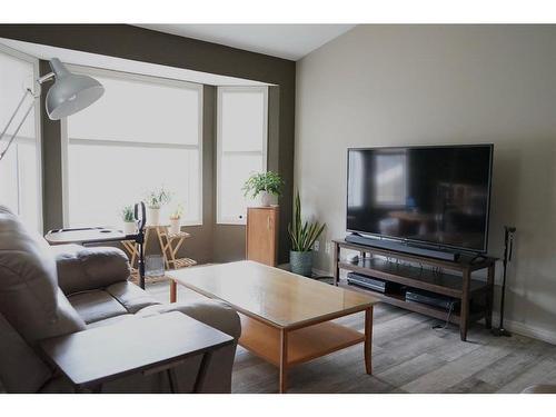 11109 O'Brien Lake Drive, Grande Prairie, AB - Indoor Photo Showing Living Room
