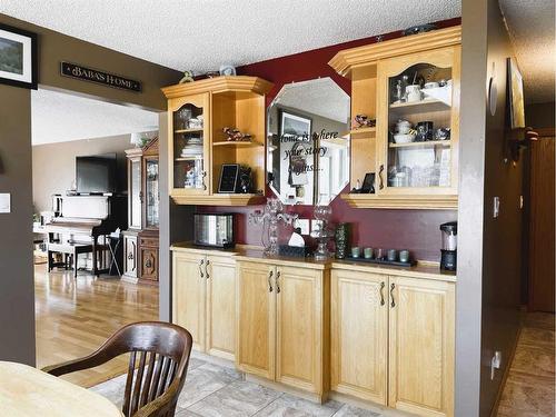 11421 120 Avenue Close, Fairview, AB - Indoor Photo Showing Kitchen