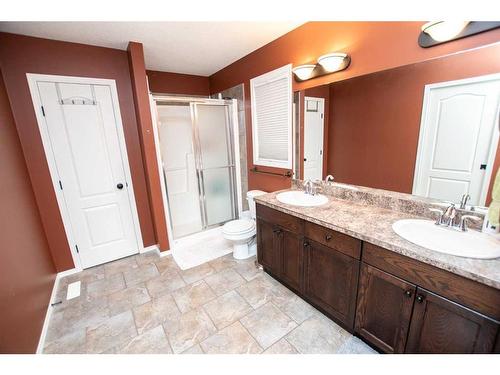 8905 71 Avenue, Grande Prairie, AB - Indoor Photo Showing Bathroom