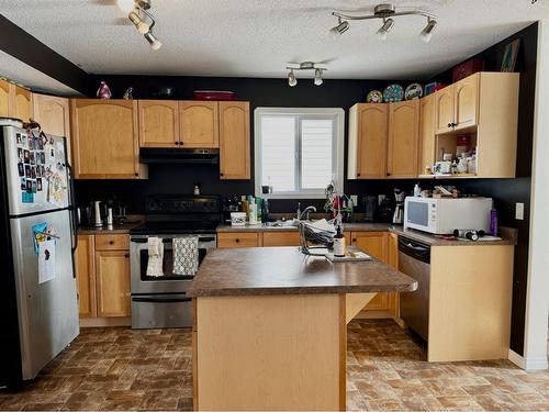 9009 93 Avenue, Grande Prairie, AB - Indoor Photo Showing Kitchen