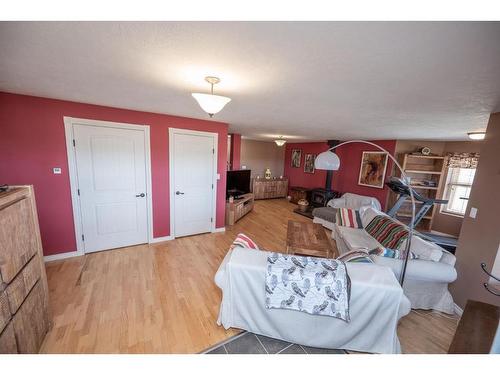 5-720075 95 Range, Rural Grande Prairie No. 1, County Of, AB - Indoor Photo Showing Bedroom