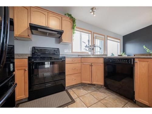 10310 73 Avenue, Grande Prairie, AB - Indoor Photo Showing Kitchen