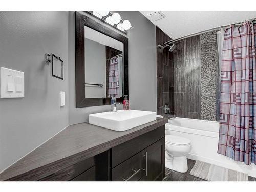 8814 60 Avenue, Grande Prairie, AB - Indoor Photo Showing Bathroom