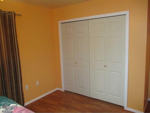 #308 6Th Avenue Se, Manning, AB - Indoor Photo Showing Bedroom