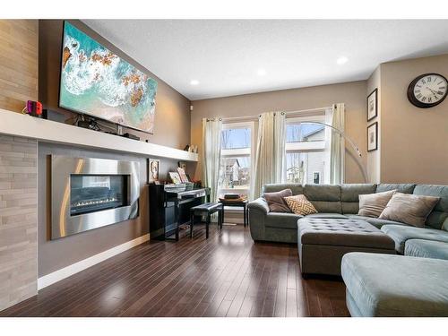 8538 70A Avenue, Grande Prairie, AB - Indoor Photo Showing Living Room