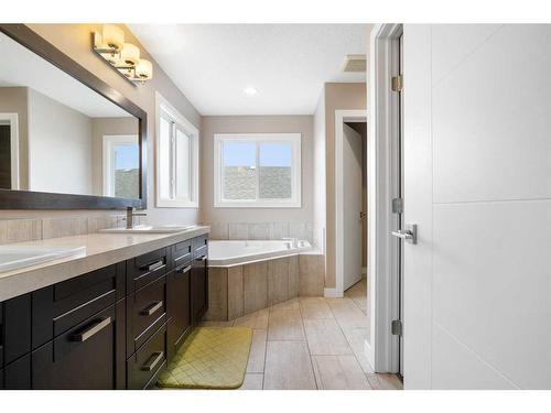 8538 70A Avenue, Grande Prairie, AB - Indoor Photo Showing Bathroom