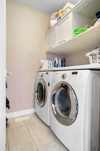 8538 70A Avenue, Grande Prairie, AB - Indoor Photo Showing Laundry Room