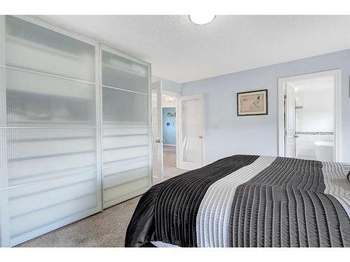 10909 O'Brien Crescent, Grande Prairie, AB - Indoor Photo Showing Bedroom