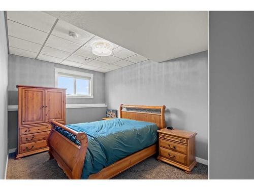 7041 85 Street, Grande Prairie, AB - Indoor Photo Showing Bedroom