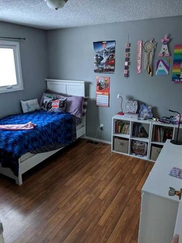 4330 53 Street, Grimshaw, AB - Indoor Photo Showing Bedroom