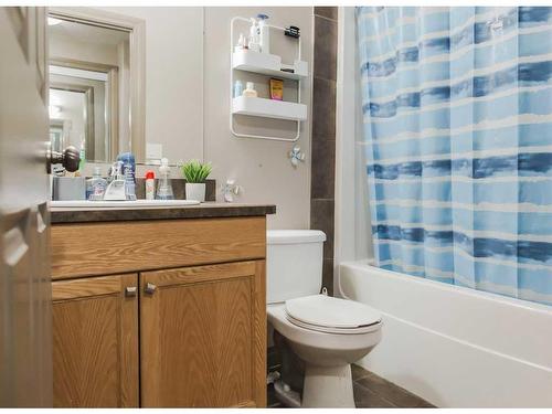 11033 67 Avenue, Grande Prairie, AB - Indoor Photo Showing Bathroom