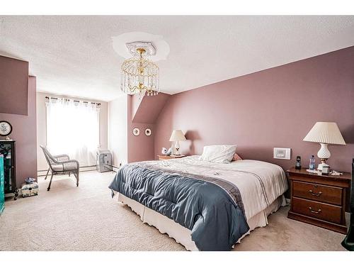 232057 Twp Rd 684, Rural Peace No. 135, M.D. Of, AB - Indoor Photo Showing Bedroom