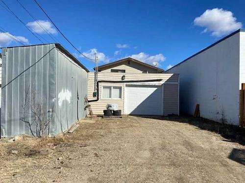 9619 90 Avenue, Peace River, AB 