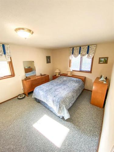 17 221009 Twp 850 850 Township, Rural Northern Lights, County Of, AB - Indoor Photo Showing Bedroom