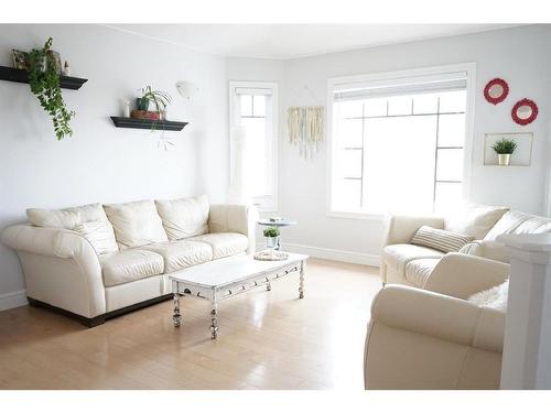 7114 114 Street, Grande Prairie, AB - Indoor Photo Showing Living Room