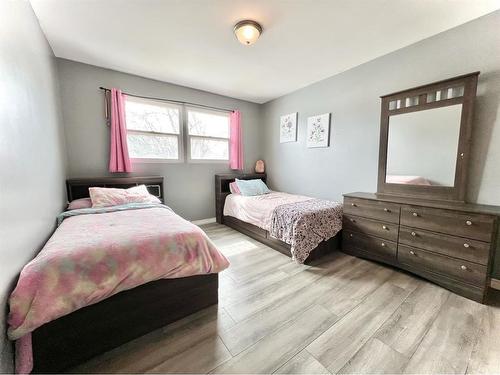 9806 109 Avenue, Grande Prairie, AB - Indoor Photo Showing Bedroom