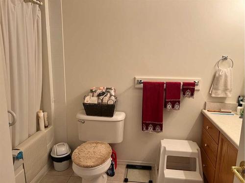 116 Shepherds Way, Valleyview, AB - Indoor Photo Showing Bathroom