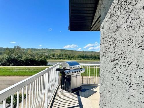 7209 96 Street, Peace River, AB - Outdoor