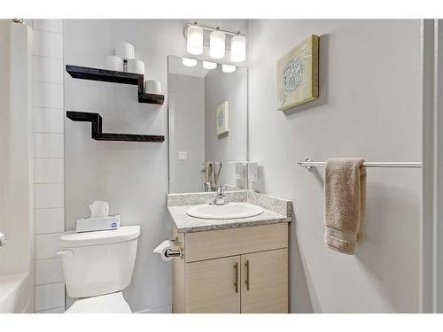 10613 114C Street, Grande Prairie, AB - Indoor Photo Showing Bathroom