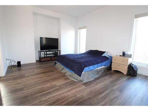 9005 Lakeshore Drive, Grande Prairie, AB - Indoor Photo Showing Bedroom