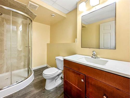 10429 Kateri Drive, Grande Prairie, AB - Indoor Photo Showing Bathroom
