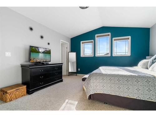 12513 105 Street, Grande Prairie, AB - Indoor Photo Showing Bedroom
