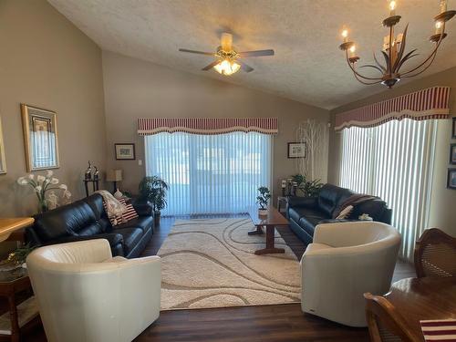 17004 Township Road 750, High Prairie, AB - Indoor Photo Showing Living Room