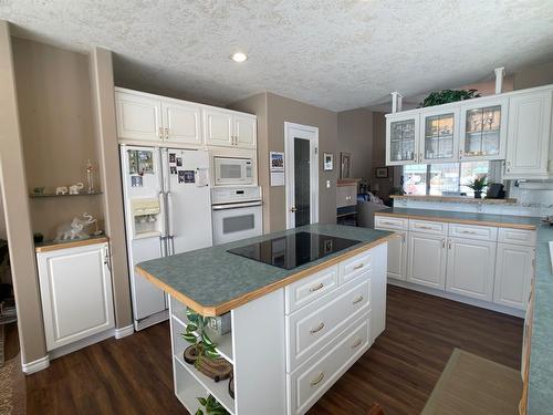 17004 Township Road 750, High Prairie, AB - Indoor Photo Showing Kitchen