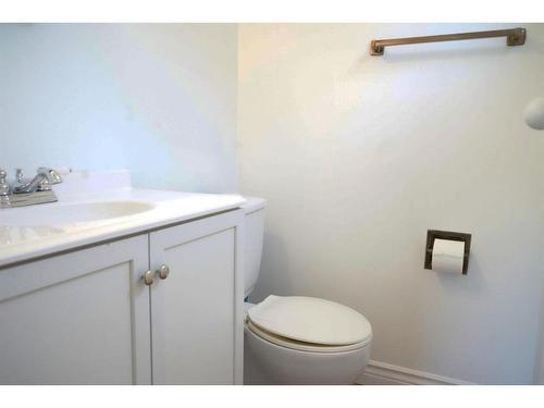 7818 Patterson Drive, Grande Prairie, AB - Indoor Photo Showing Bathroom