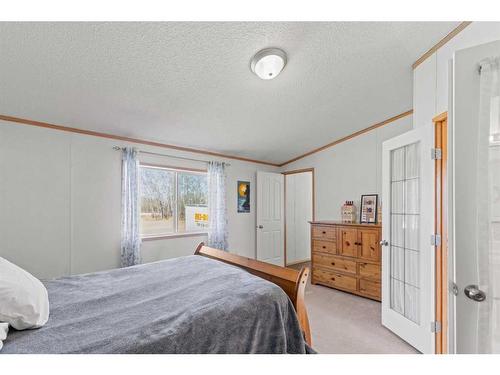 62-25039 Twp Rd 722, Rural Grande Prairie No. 1, County Of, AB - Indoor Photo Showing Bedroom