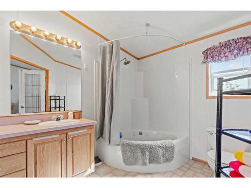 62-25039 Twp Rd 722, Rural Grande Prairie No. 1, County Of, AB - Indoor Photo Showing Bathroom