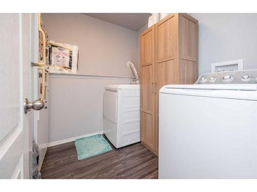 9526 94 Avenue, Wembley, AB - Indoor Photo Showing Laundry Room