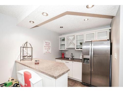 10119 105 Avenue, Peace River, AB - Indoor Photo Showing Kitchen With Stainless Steel Kitchen