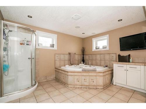 10119 105 Avenue, Peace River, AB - Indoor Photo Showing Bathroom