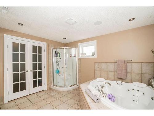 10119 105 Avenue, Peace River, AB - Indoor Photo Showing Bathroom
