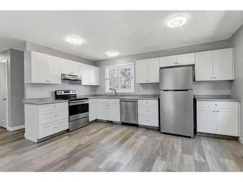 6922 94 Street, Grande Prairie, AB - Indoor Photo Showing Kitchen With Stainless Steel Kitchen
