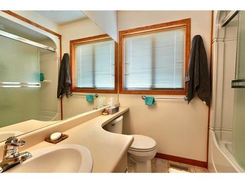 7213 96 Street, Peace River, AB - Indoor Photo Showing Bathroom
