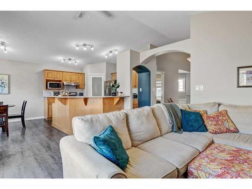 8910 126 Avenue, Grande Prairie, AB - Indoor Photo Showing Living Room