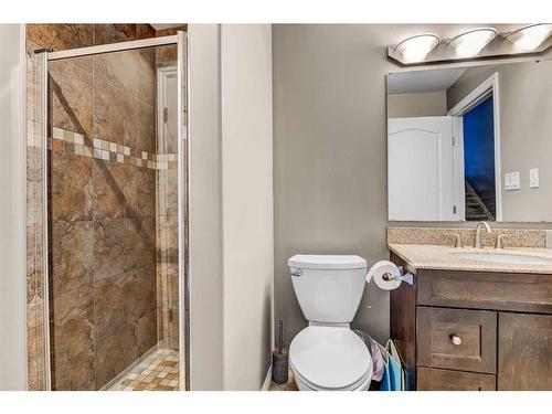 8910 126 Avenue, Grande Prairie, AB - Indoor Photo Showing Bathroom