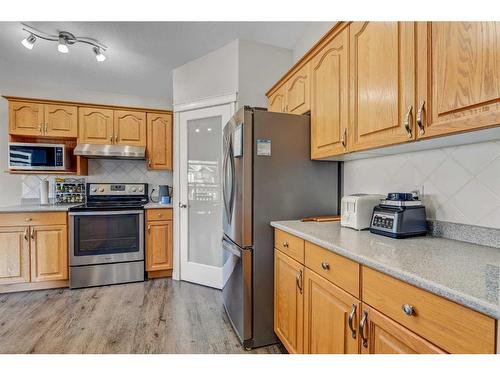 8910 126 Avenue, Grande Prairie, AB - Indoor Photo Showing Kitchen